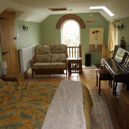 Rural Retreat, Central Location, Close To Beaches Camborne Exterior photo
